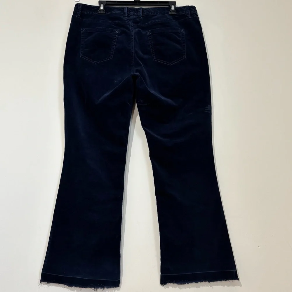 Vintage Eddie Bauer Cowgirl 16 High Rise Navy Raw Hem Flare Leg Corduroy Pants